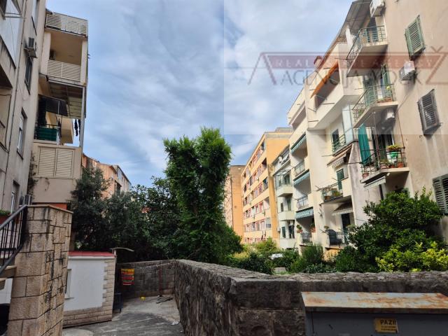 Split centar 65,88 m2 stan na top lokaciji - novo u ponudi