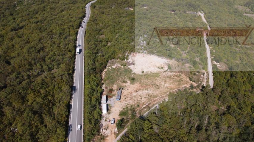 Imotski 8883 m2 građevinsko zemljište - NOVO!!