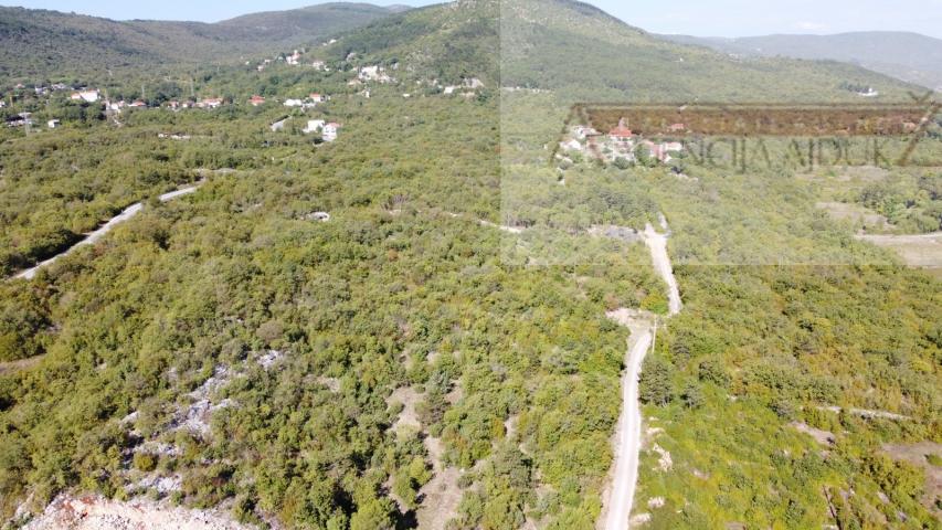 Imotski 8883 m2 građevinsko zemljište - NOVO!!
