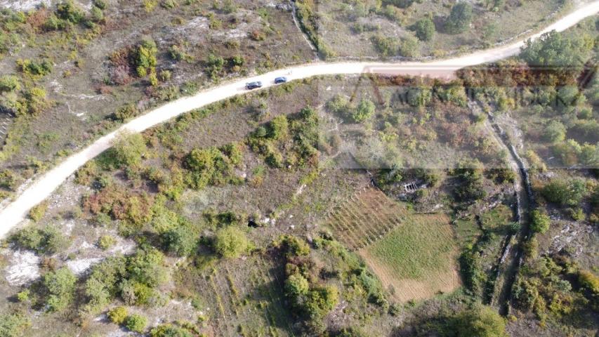 Imotski Poljica građevinsko zemljište 1000 m2 - novo!