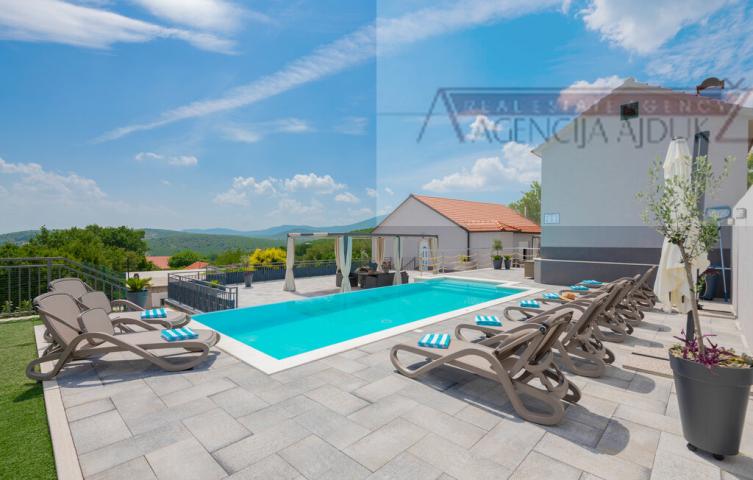 Imotski kuća za odmor 338 m2 + bazen 40 m2 - novo u ponudi