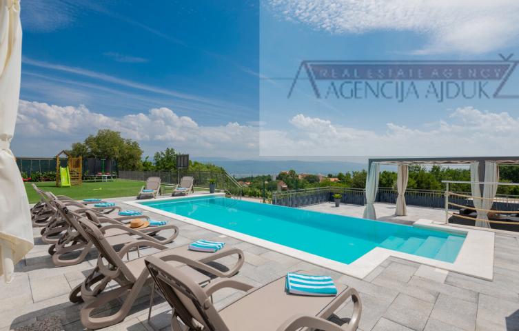 Imotski kuća za odmor 338 m2 + bazen 40 m2 - novo u ponudi