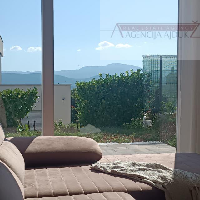 Imotski nova kuća 199 m2 + bazen - top ponuda + zamjena!