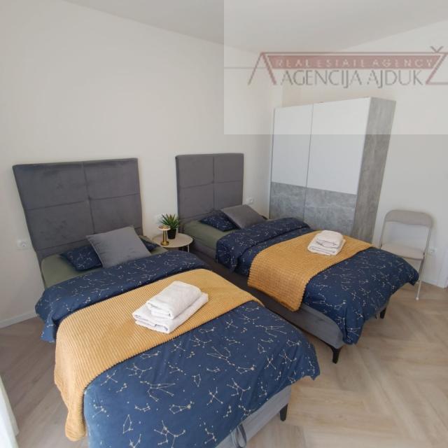 Imotski nova kuća 199 m2 + bazen - top ponuda + zamjena!