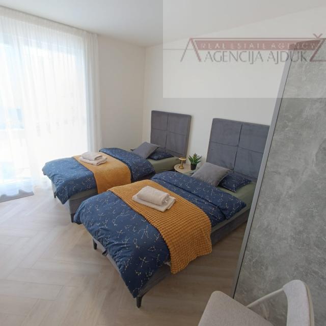 Imotski nova kuća 199 m2 + bazen - top ponuda + zamjena!