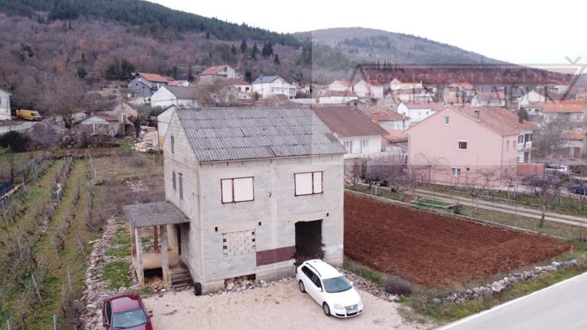 Imotski kuća 229 m2 roh-bau Zmijavci + dvorište 669 m2