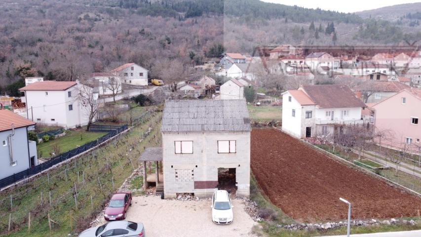 Imotski kuća 229 m2 roh-bau Zmijavci + dvorište 669 m2