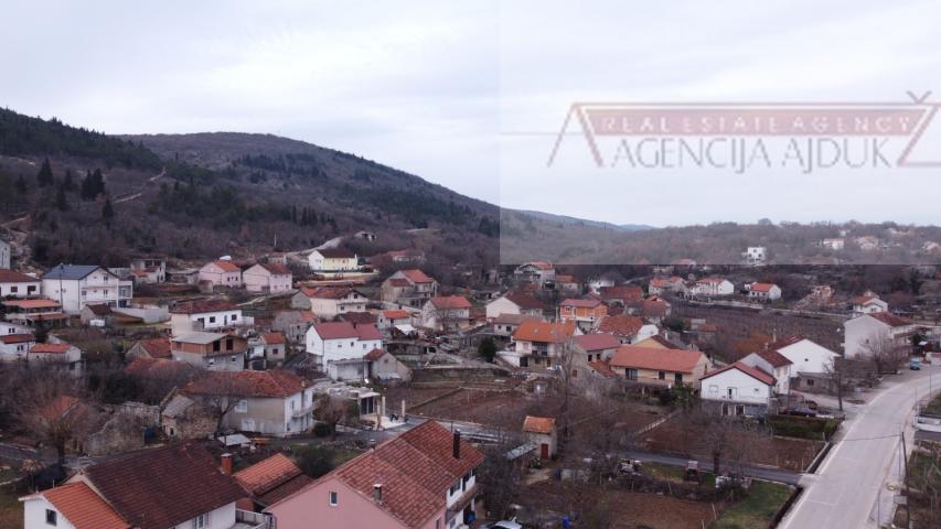 Imotski kuća 229 m2 roh-bau Zmijavci + dvorište 669 m2