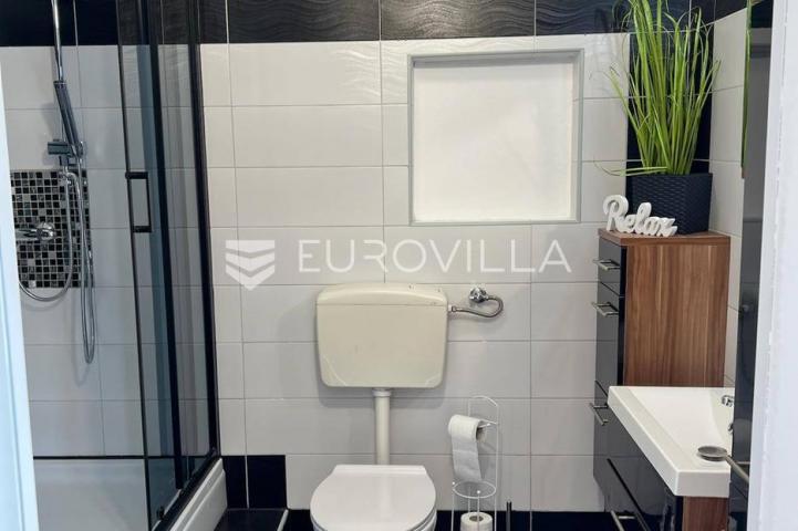 Istra, Šišan, prizemnica s bazenom i građevinskim zemljištem na mirnoj lokaciji
