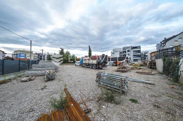 Zagreb, Rudeš, uređeno zemljište površine 1411 m²