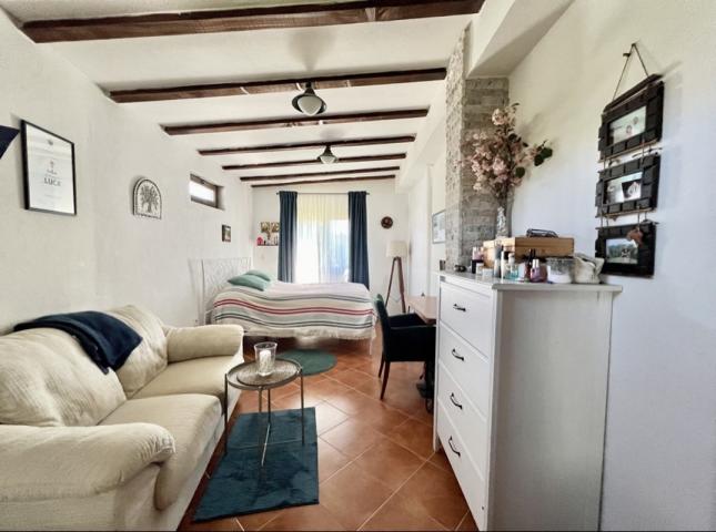 House with Garden and Stunning Mountain Views in Bar, Shushan District