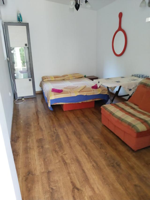 Haus zum Verkauf in Sutomore – Zwei Etagen mit separaten Wohnungen