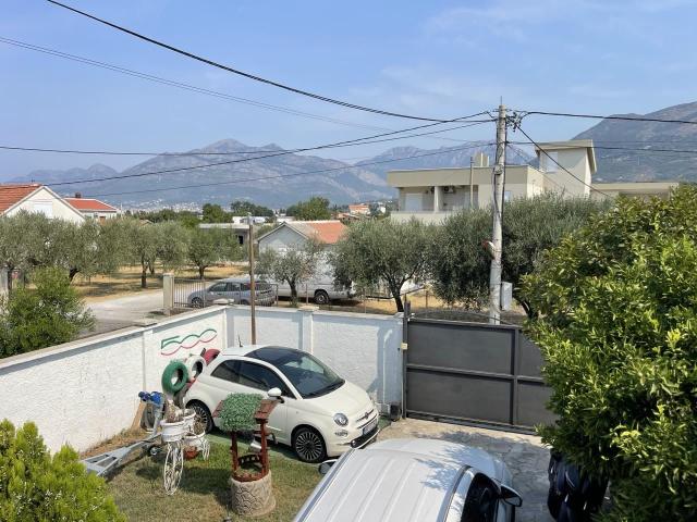 Zweistöckiges Haus mit 2 Schlafzimmern in Polje, Bar