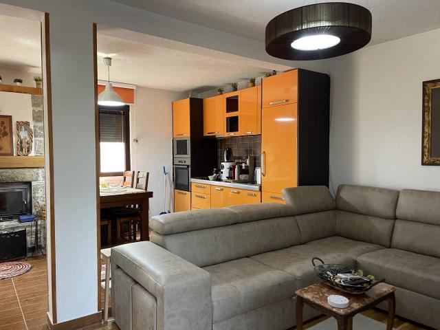 Zweistöckiges Haus mit 2 Schlafzimmern in Polje, Bar