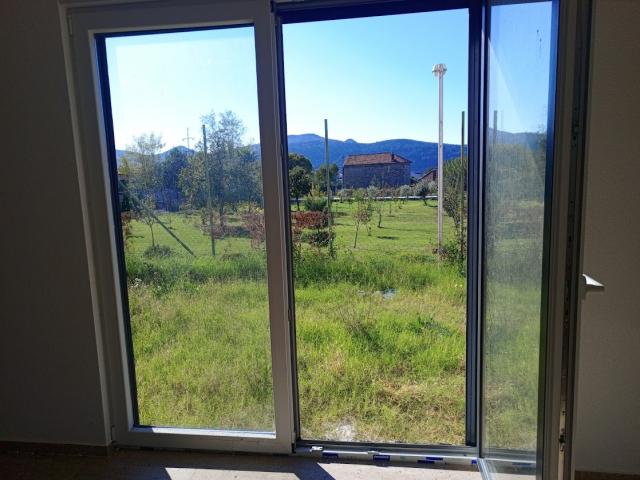 Neu Reihenhaus mit Großem Garten und Herrlichem Bergblick im Polje, Bar