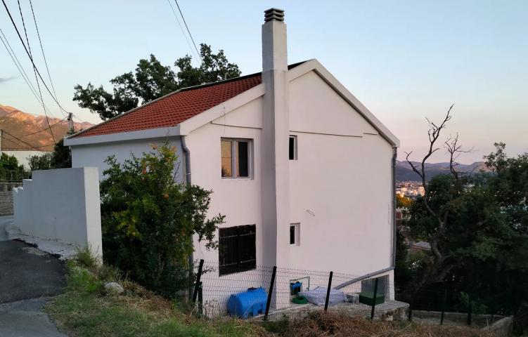 Zweistöckiges Haus mit atemberaubendem Meerblick Zum Verkauf im Bar, Susanj
