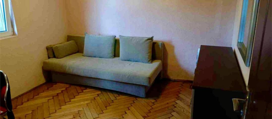 Kuća pored mora sa bazenom i vrtom na Prodaju, Dobra Voda, Bar