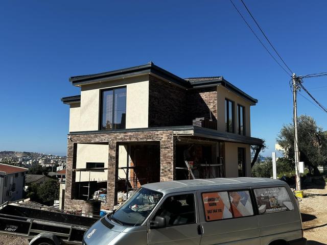 Nova Elegantna vila sa bazenom i panoramskim pogledom u Bjelišima, Bar