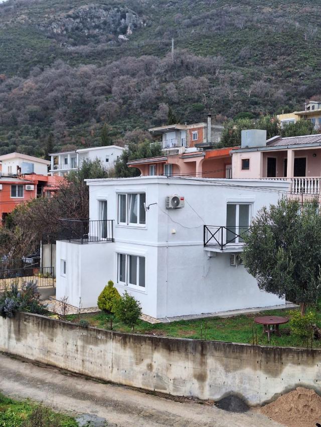 Renovirana Kuća na prodaju u Šušnju, Bar sa panoramskim pogledom na more i grad