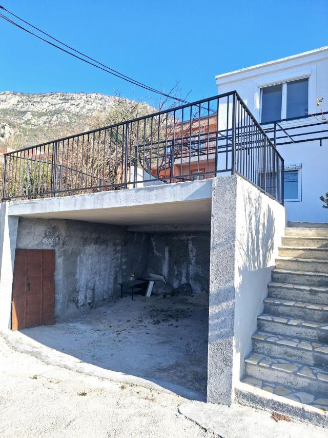 Renovirana Kuća na prodaju u Šušnju, Bar sa panoramskim pogledom na more i grad