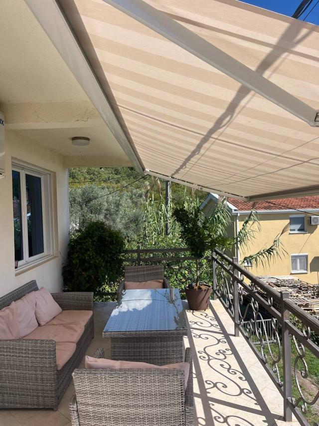 Großzügiges Zweistöckiges Haus in Šušanj, Bar