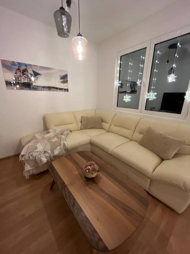 Großzügiges Zweistöckiges Haus in Šušanj, Bar