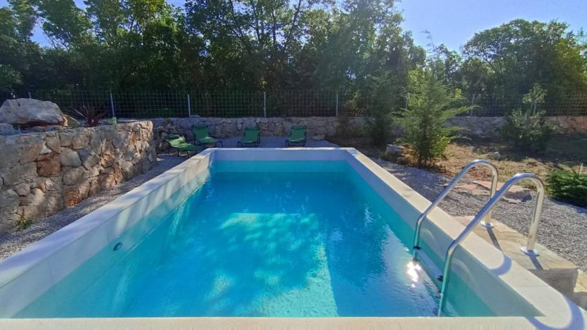 Three-house complex for Sale with a spacious landscaped plot and swimming pool in Zagora, Budva