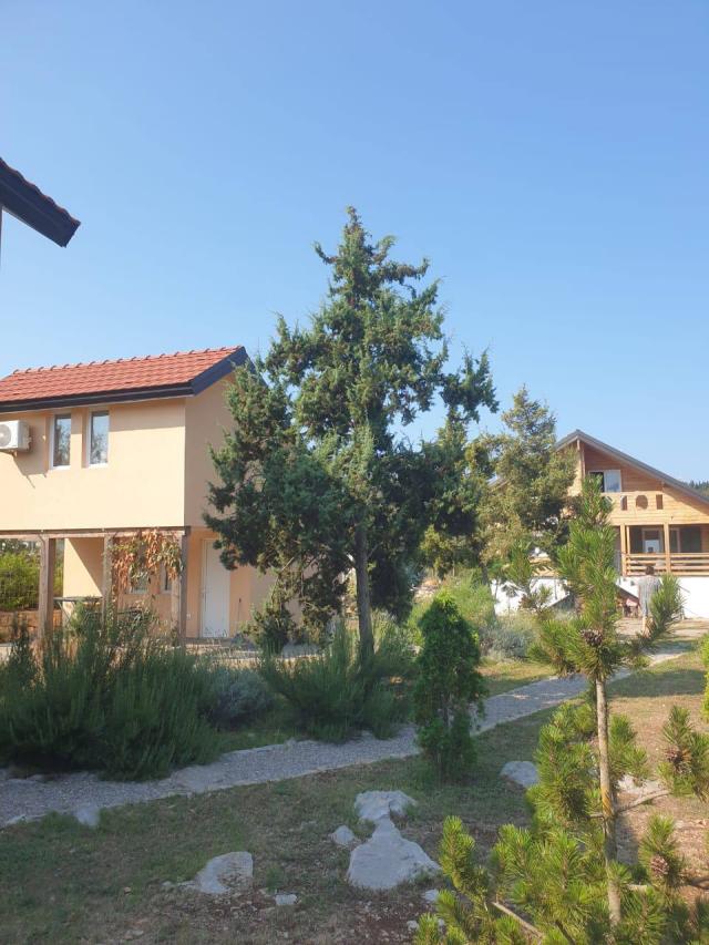 Three-house complex for Sale with a spacious landscaped plot and swimming pool in Zagora, Budva