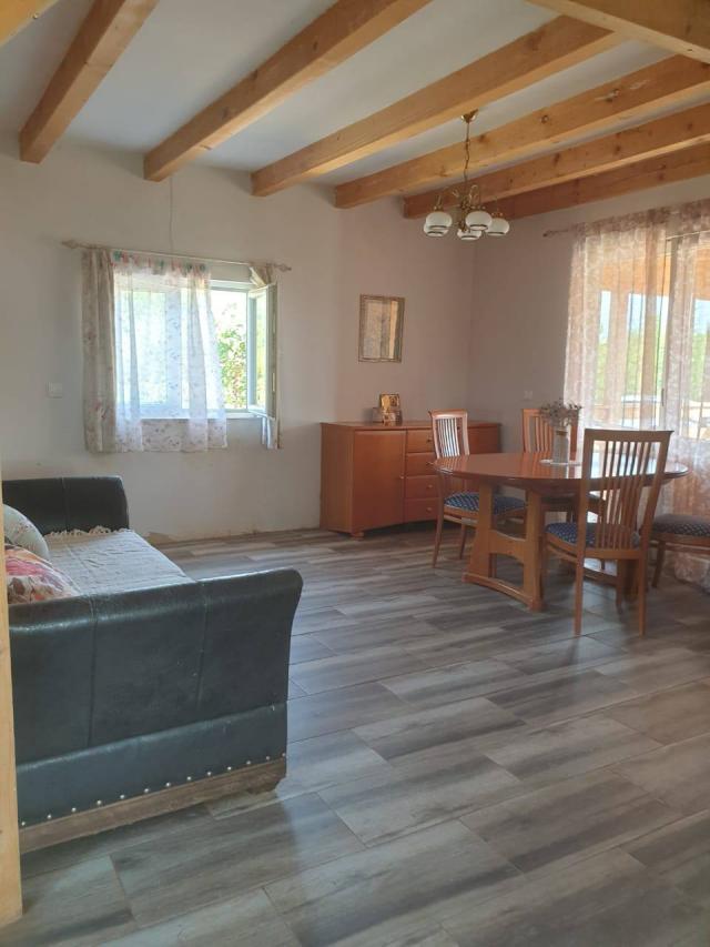 Three-house complex for Sale with a spacious landscaped plot and swimming pool in Zagora, Budva