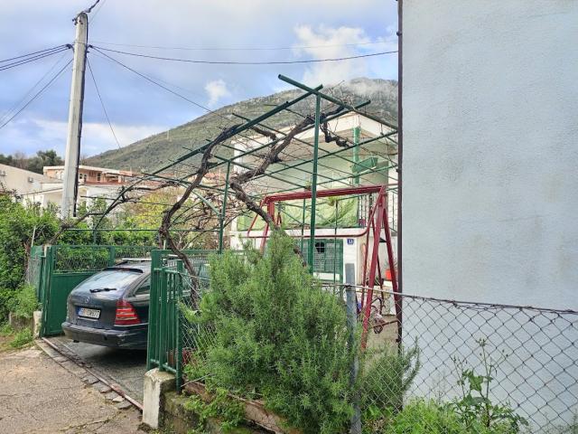 Kuća za Renoviranje na prodaju u Šušnju, Bar