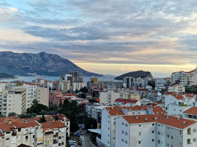Designer-Penthaus zum Verkauf in Budva (Alte Bäckerei)