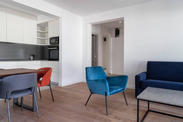 Zwei-Zimmer-Wohnung mit Traumhaftem Blick auf die Bucht von Kotor zu Verkaufen