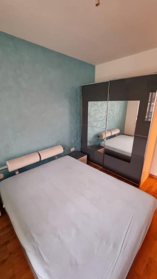 Zweizimmerwohnung mit Studio und Garage zum Verkauf im Bečići, Budva