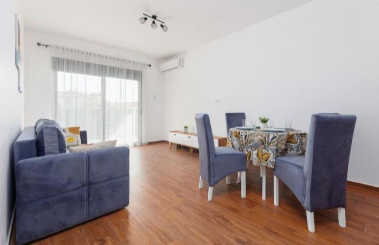 Neue Zweizimmerwohnung mit Meerblick zum Verkauf in Dobra Voda (Bar)