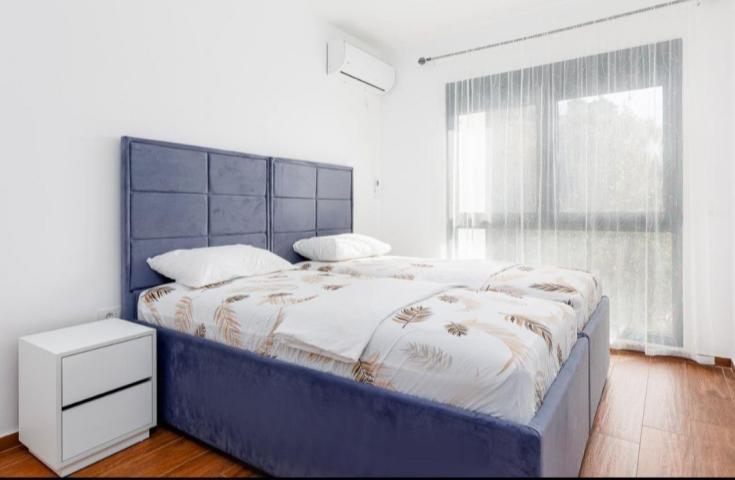 Neue Zweizimmerwohnung mit Meerblick zum Verkauf in Dobra Voda (Bar)