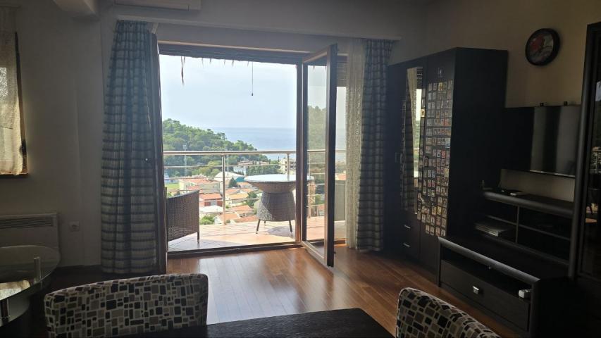 ZweizimmerWohnung mit Meerblick zum Verkauf in Petrovac