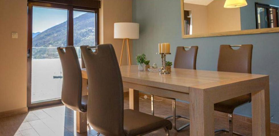 Butik apart-hotel na Prodaju sa Bazenom i panoramskim pogledom na Kotorski zaliv