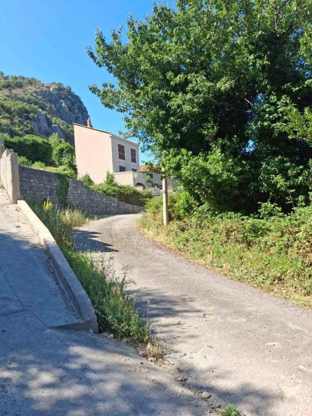 Plac iznad Svetog Stefana 