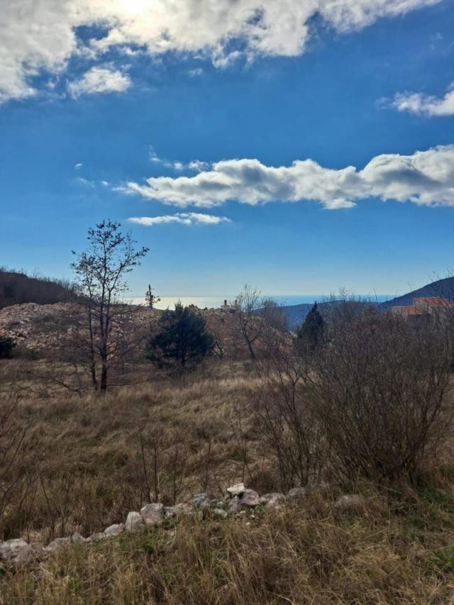 Plac iznad Budve 
