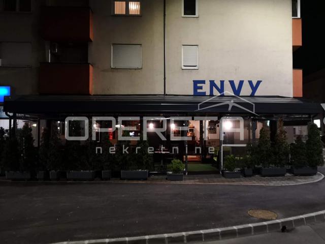 Lokal s terasom na frekventnoj lokaciji