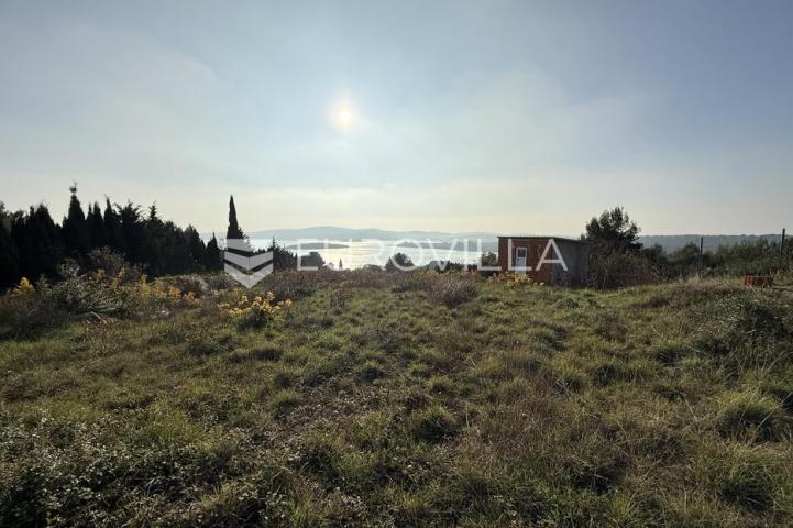 Medulin, Pomer, građevinsko zemljište s otvorenim pogledom na more, 1526 m²