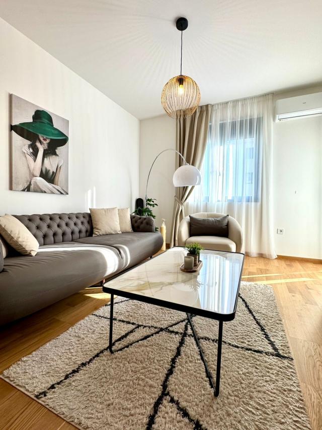 Prodaja luksuznog jednosobnog stana 46 m² – Central Point, Podgorica