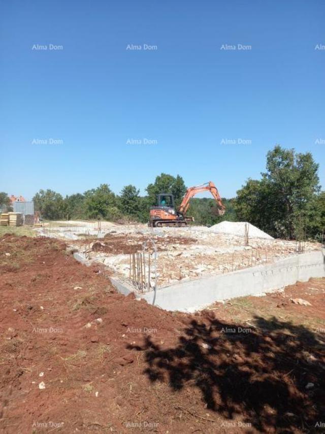 Građevinsko zemljište Prodaje se građevinsko zemljište sa započetom gradnjom – Vižinada