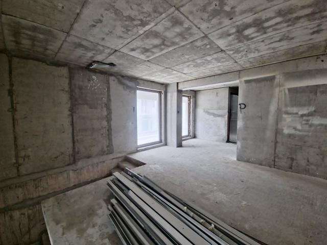 Izdavanje poslovnog prostora 353 m² – Budva, centar,100 m od mora