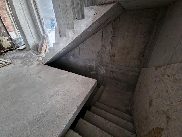 Izdavanje poslovnog prostora 353 m² – Budva, centar,100 m od mora