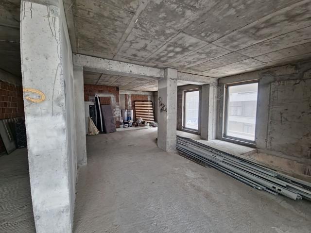 Izdavanje poslovnog prostora 353 m² – Budva, centar,100 m od mora