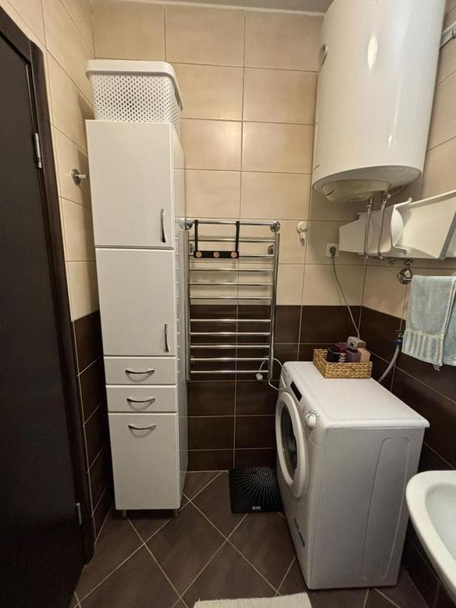 Prodaja jednosobnog stana 40 m² – Budva, Lazi