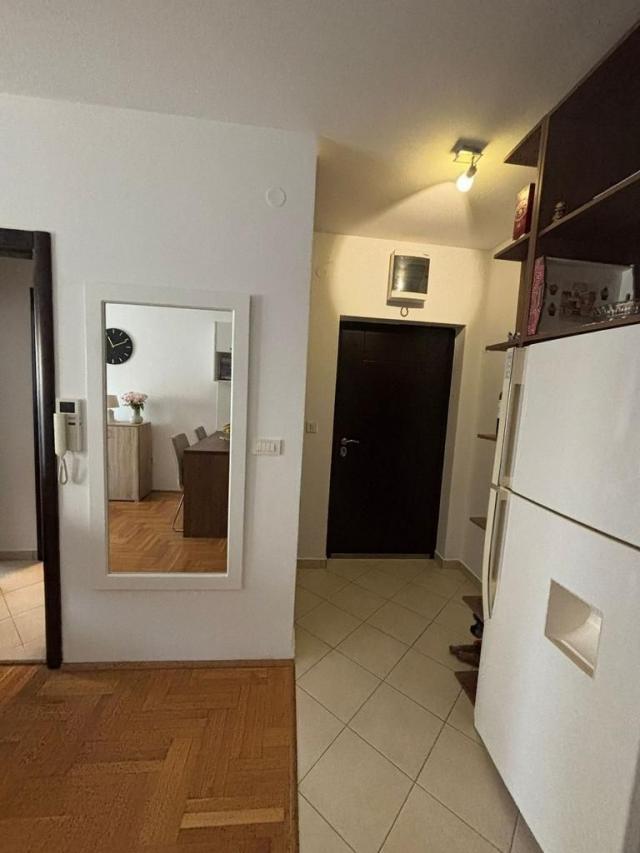 Prodaja jednosobnog stana 40 m² – Budva, Lazi