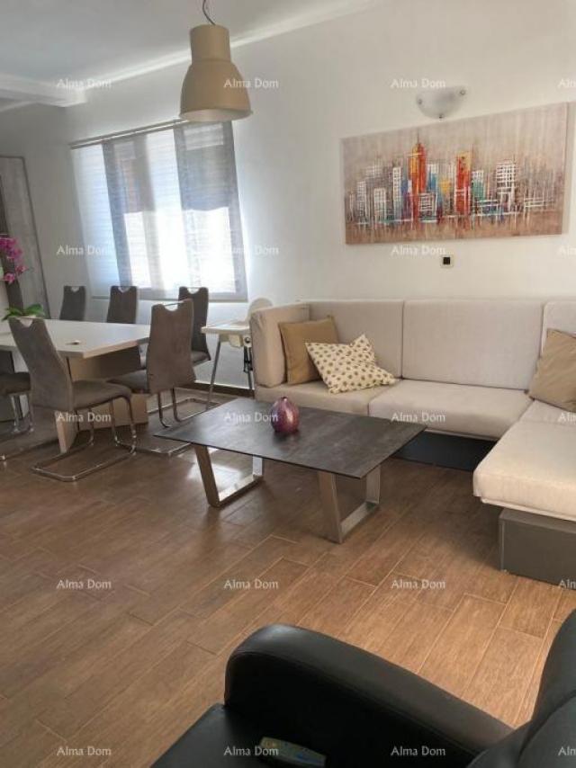 House For sale: House, 200 m²,  Raša
