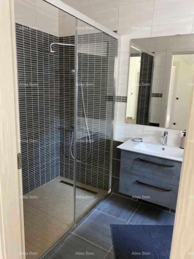 House For sale: House, 200 m²,  Raša